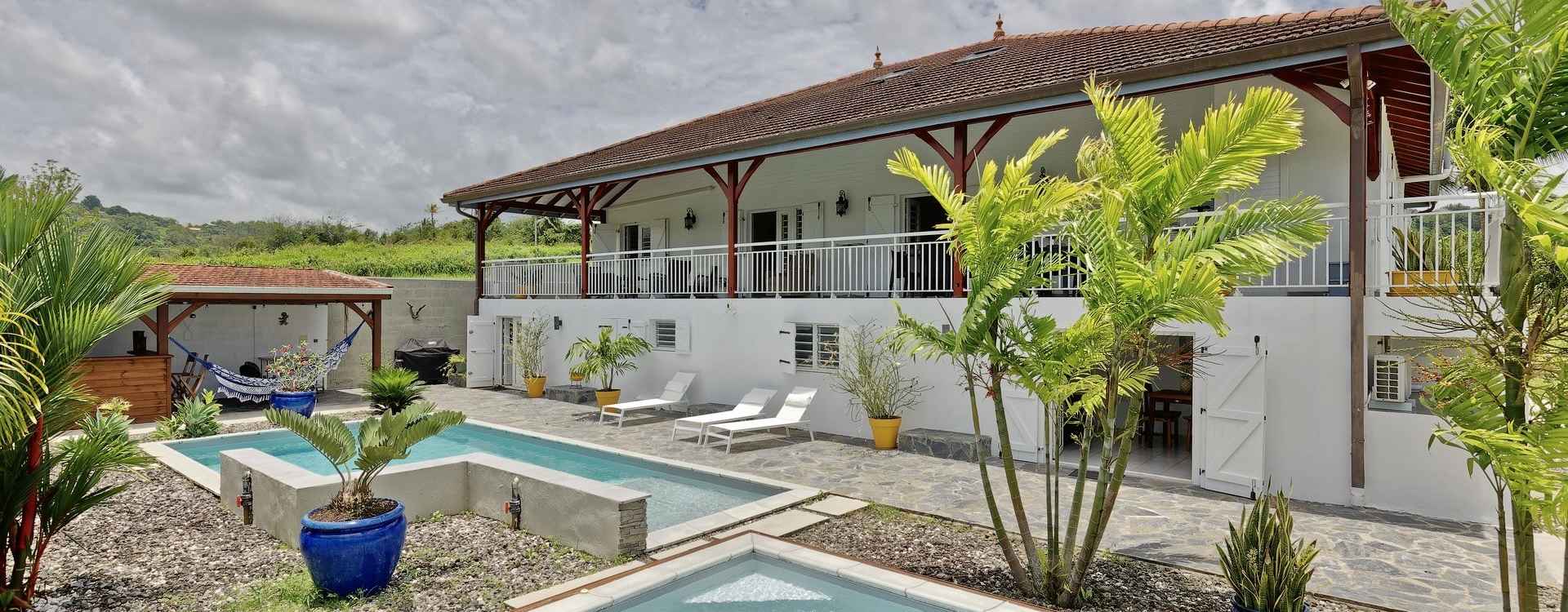 EXCLUSIVITÉ – DUCOS - PROPRIETE D'EXCEPTION   -  2 PISCINES -  1 385 000   €