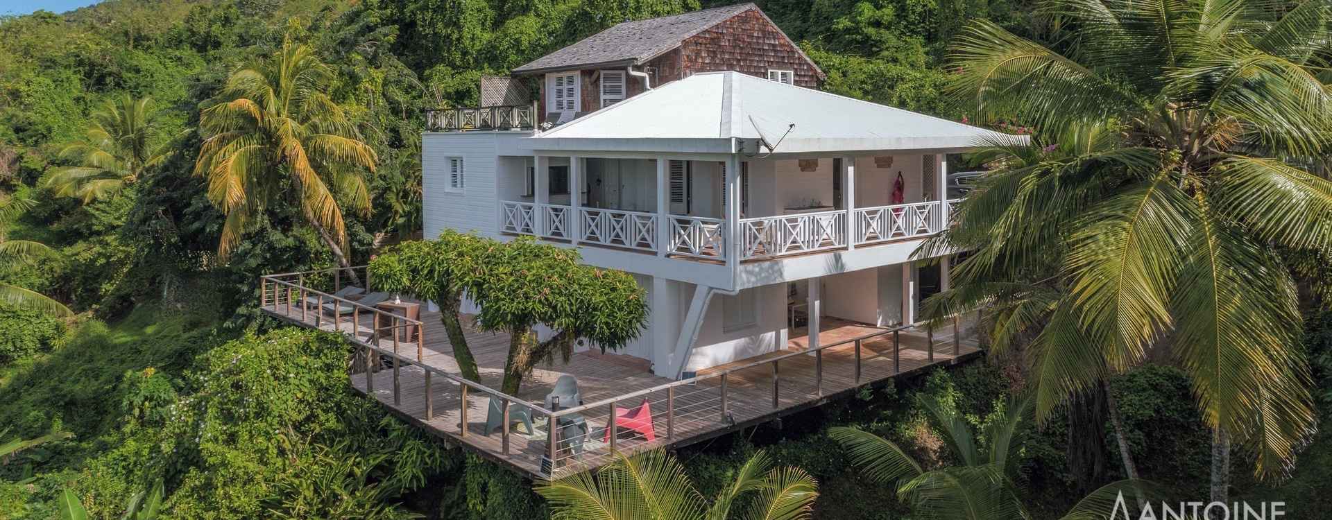 LE DIAMANT – VILLA D’ EXCEPTION – VUE SUR LE ROCHER 820 000 €