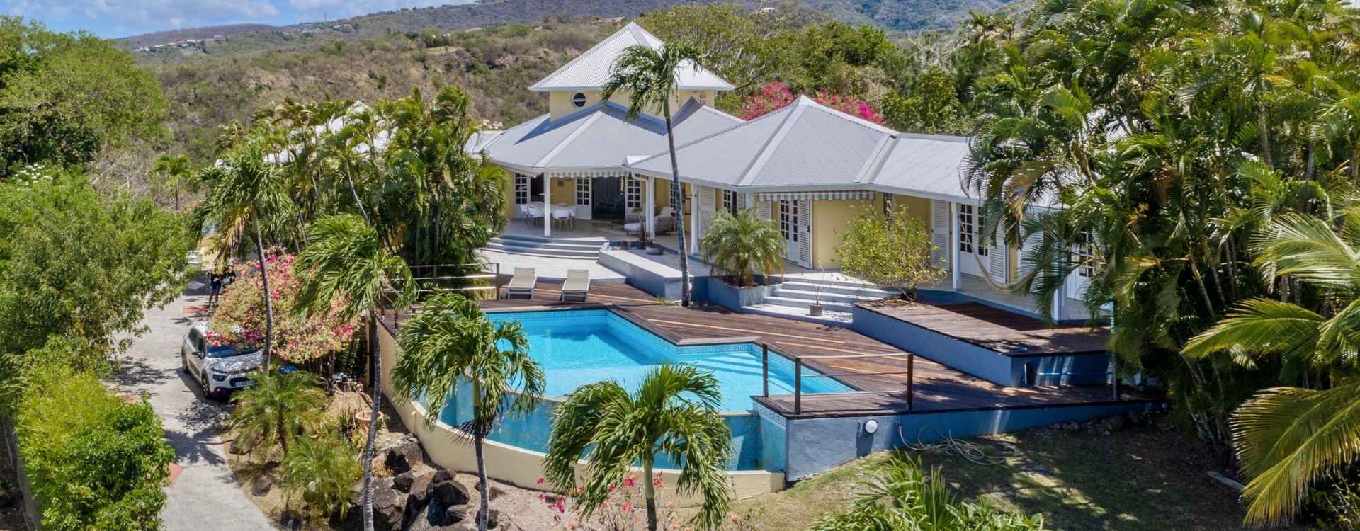 EXCLUSIVITÉ – CASE PILOTE  - SPACIEUSE VILLA D'EXCEPTION   -  965 000   €