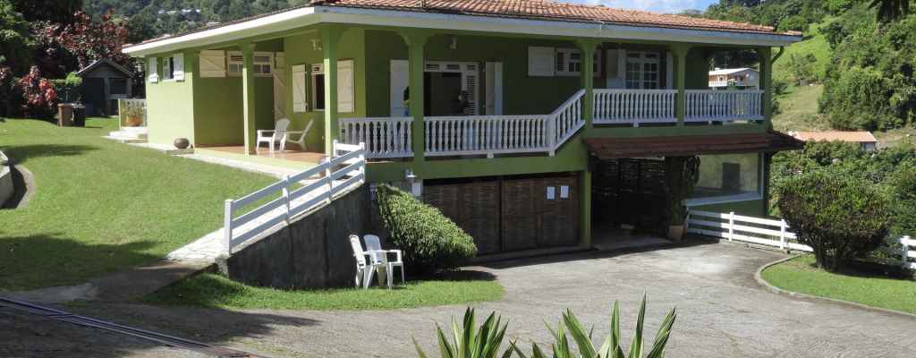 Ensemble Immobilier comprenant - 1 Villa - 2 Appartements - 628 500 euros
