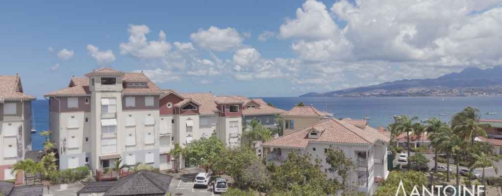 TROIS ILETS - APPARTEMENT DE GRAND STANDING - VUE MER  707 000 euros
