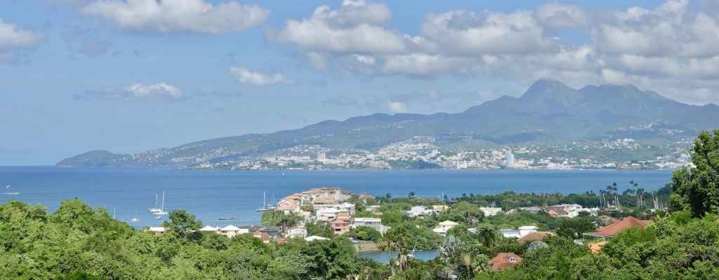 EXCLUSIVITE  - VILLA AVEC VUE MER  - PISCINE 840 000 €