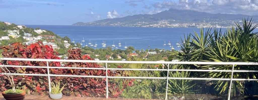 EXCLUSIVITE - LES TROIS ILETS - VUE MER    750 000 €