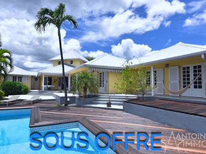 EXCLUSIVITÉ – CASE PILOTE  - SPACIEUSE VILLA D'EXCEPTION   -  965 000   €
