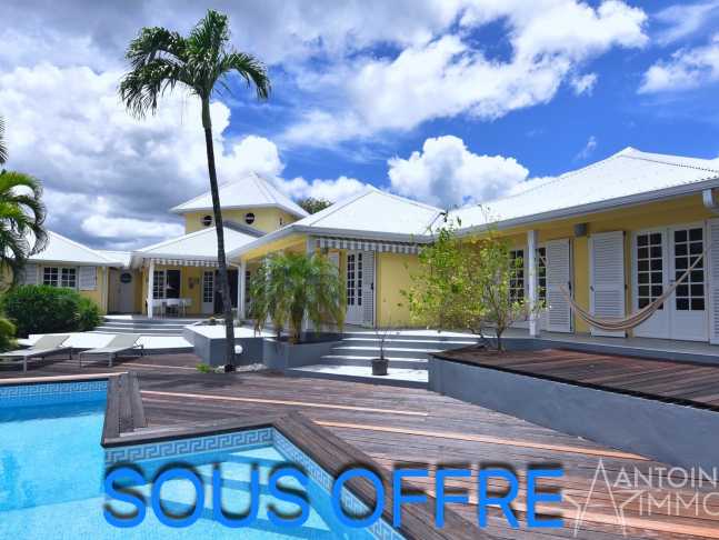 EXCLUSIVITÉ – CASE PILOTE  - SPACIEUSE VILLA D'EXCEPTION   -  965 000   €