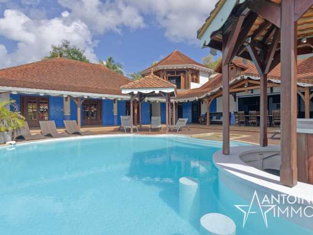 EXCLUSIVITE  - VILLA  D'EXCEPTION –  VUE MER - 2 500 000 €