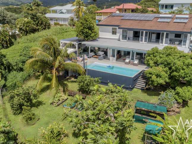EXCLUSIVITE  -VILLA DE STANDING   T 5 ET T 4 - VUE MER    1 074 840 €