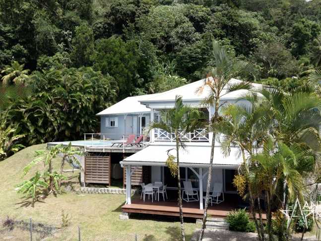 LES ANSES-D’ARLET – EXCLUSIVITÉ - VILLA DE STANDING - VUE MER - PISCINE – LODGE  INDÉPENDANT