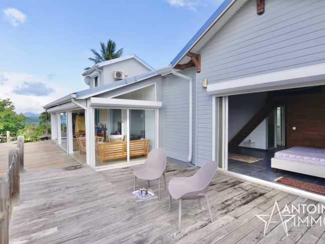 EXCLUSIVITE  - VILLA AVEC VUE MER  - PISCINE 840 000 €