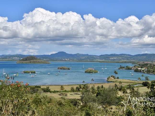 EXCLUSIVITÉ – SOMPTUEUSE VILLA D’ARCHITECTE AVEC VUE MER & DEUX PISCINES