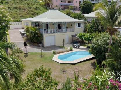 EXCLUSIVITE - VILLA  AVEC APPARTEMENT - PLAGE A PIED   -  680 000 €