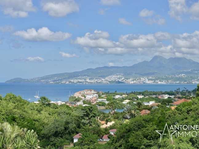EXCLUSIVITE  - VILLA AVEC VUE MER  - PISCINE 840 000 €