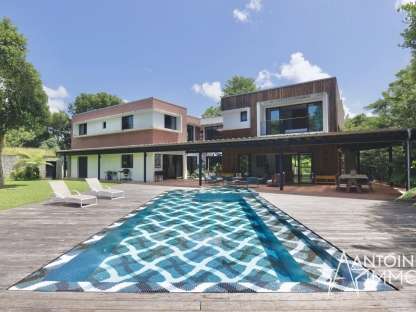 PROPRIETE D’EXCEPTION   - FORT DE FRANCE – SUR 7 HECTARES